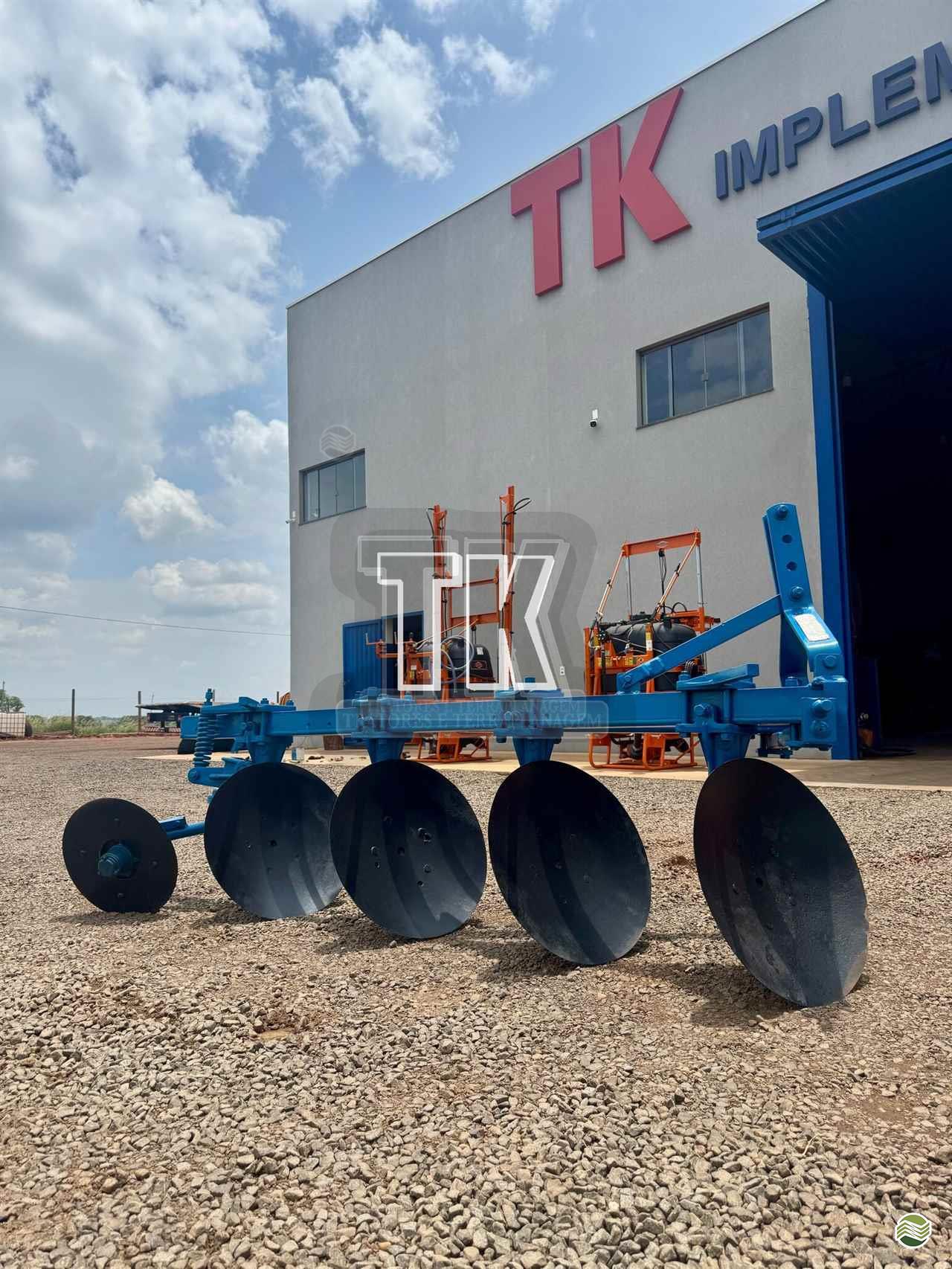 IMPLEMENTOS AGRICOLAS ARADO 4 DISCOS FIXO TK Tratores NOVA ANDRADINA MATO GROSSO DO SUL MS